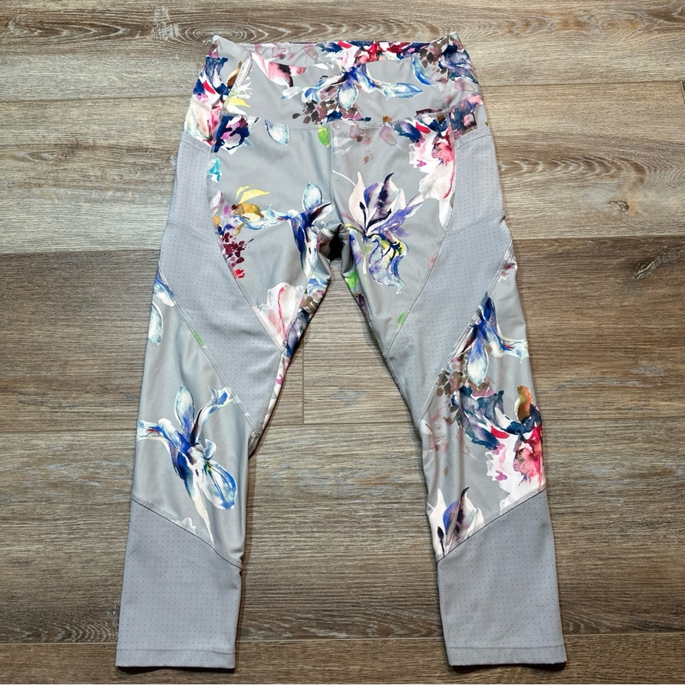 Avia Women's Floral Capris - Gray and Pink